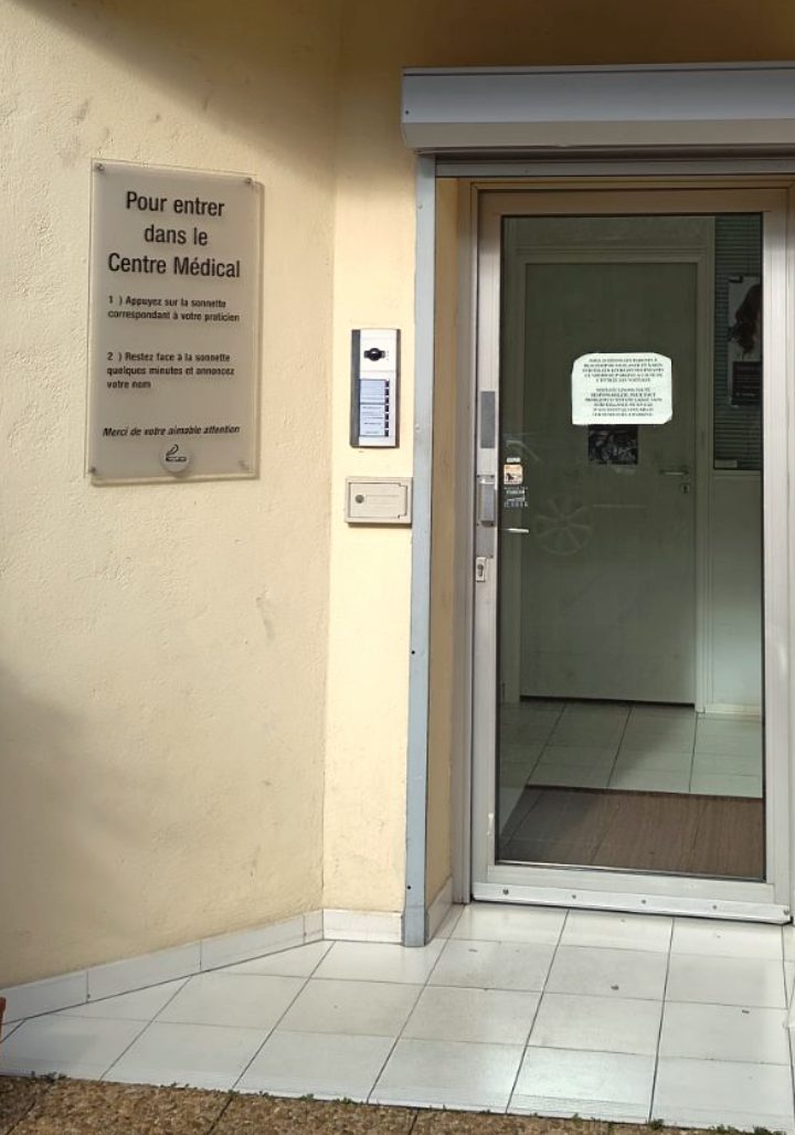 Entrée du Centre médical